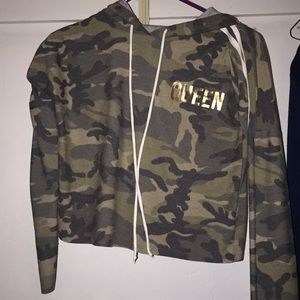 Long sleeve crop top with hoodie